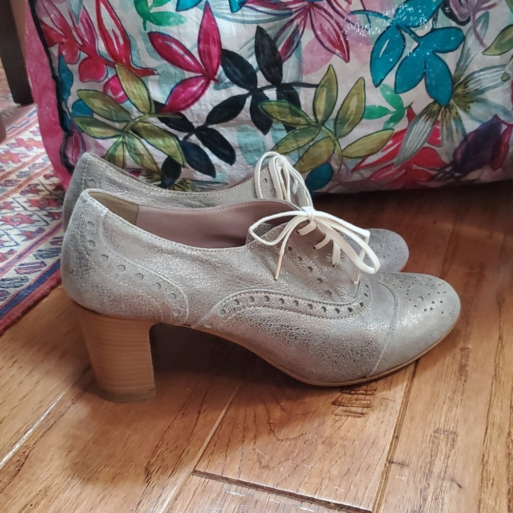 Sundance Lucette Shimmer Silver Women's Heeled Oxfords - Picture 3 of 8